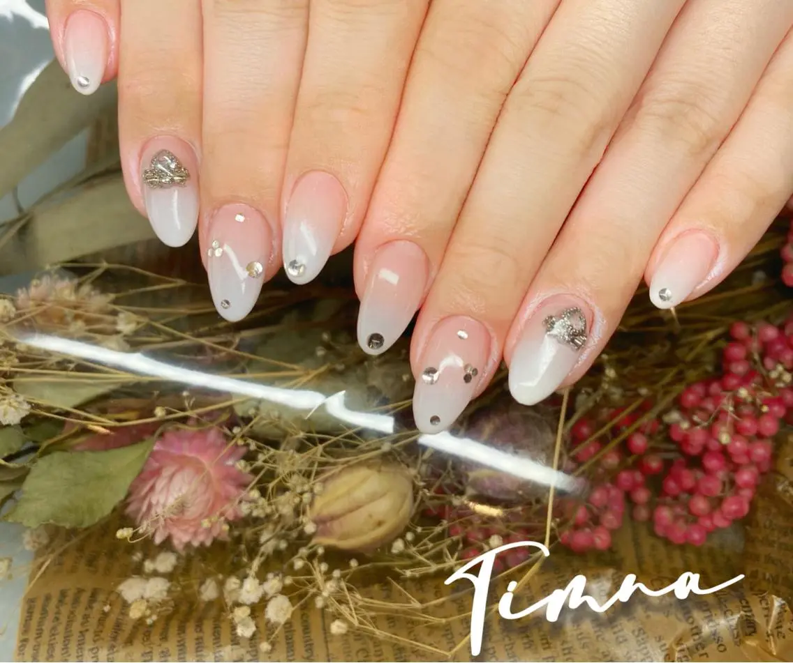 セミロング ハンドネイル NAILSALON 🍔Timna🍟のネイルデザイン