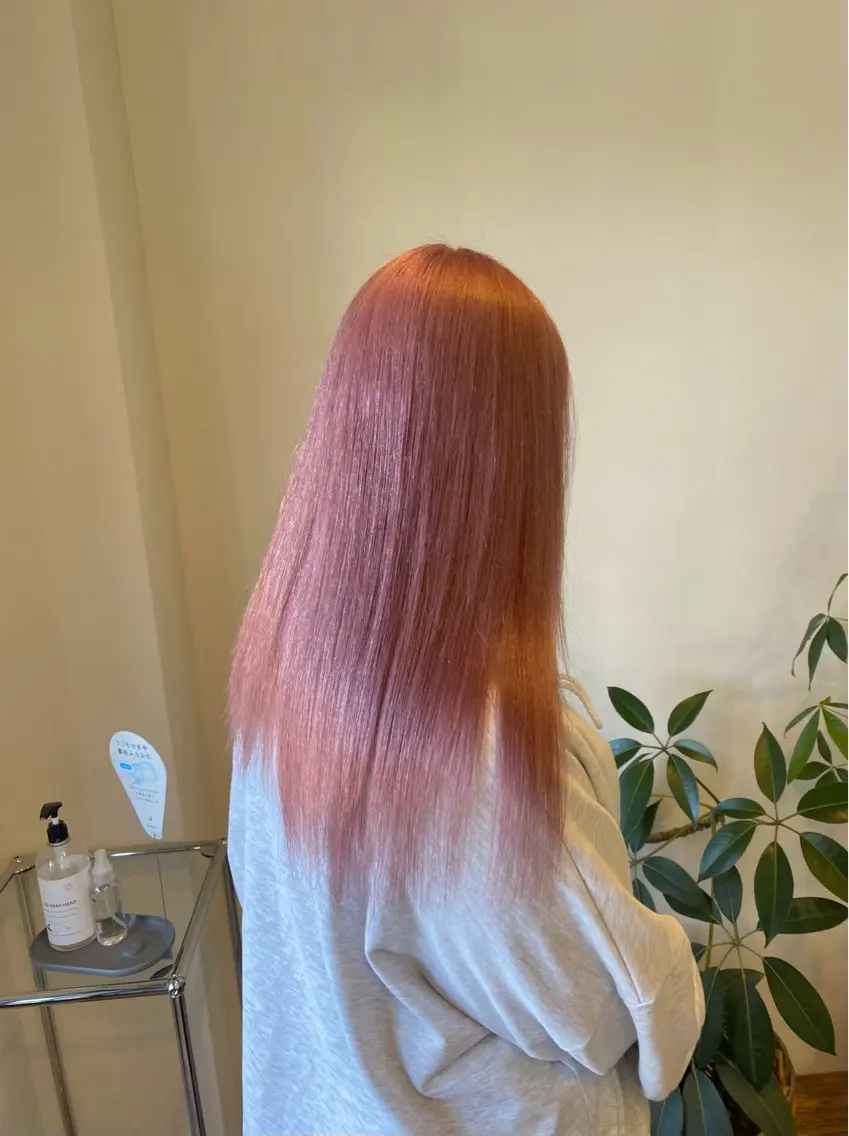 ロング カラー ベージュカラー ピンクカラー ピンクベージュ ホワイトピンク ホワイトピンクベージュ ヘアカラー Ludwig AIRIのヘアスタイル