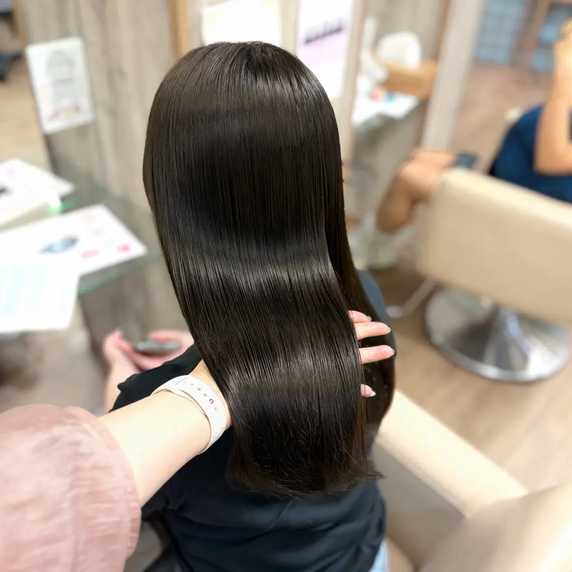 ロング カラー 透明感カラー グレージュ オリーブグレージュ オリーブグレー トリートメント ヘアカラー 透明感/艶カラー 💘Hanaのヘアスタイル