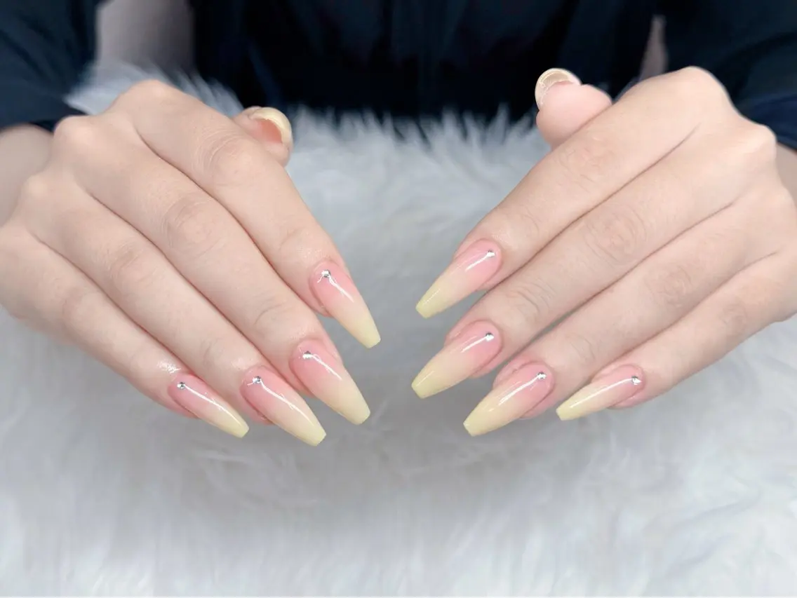 カラー ハンドネイル GOHOUBI Nail 心斎橋店のネイルデザイン