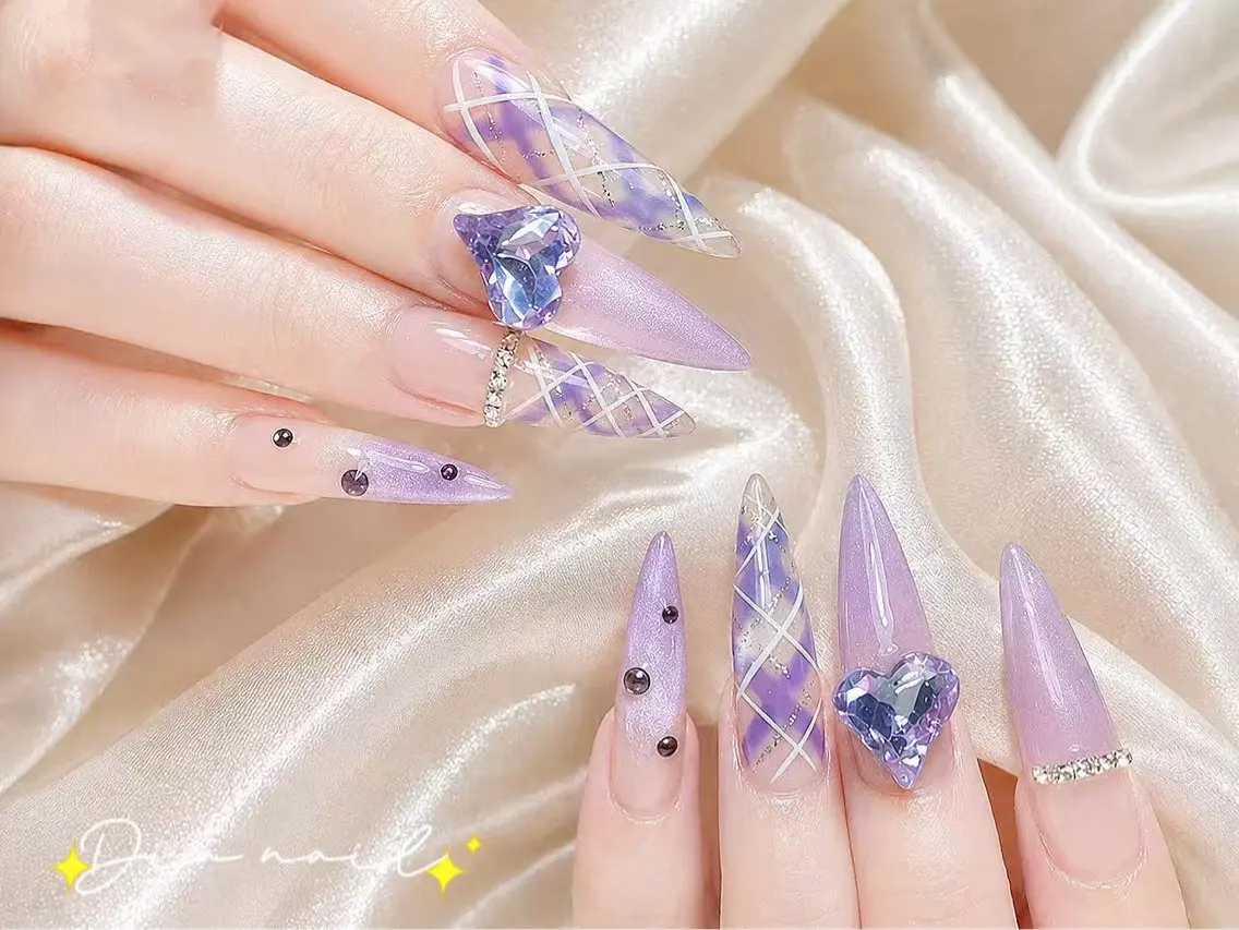 ネイル チークネイル ジェルネイル グラデーション マグネットネイル ニュアンスネイル Di'a nail ネイルサロンのネイルデザイン