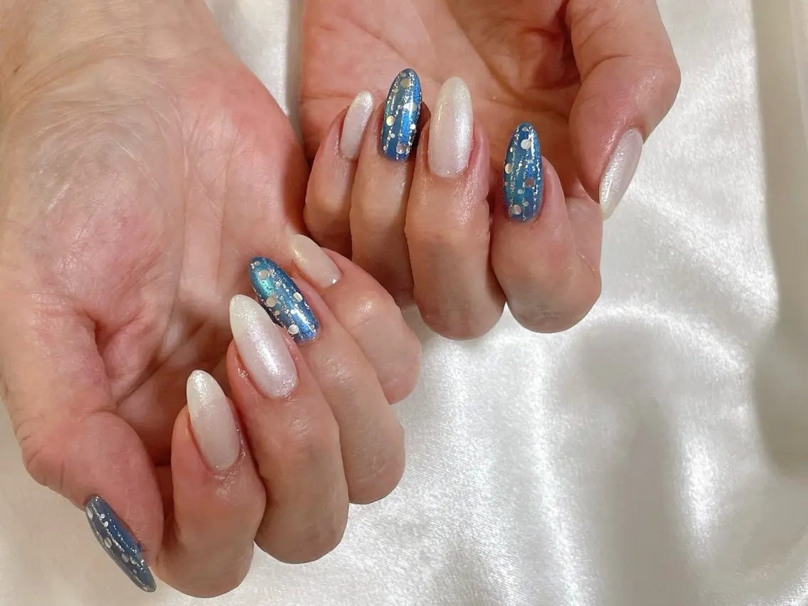 ネイル オーロラネイル フットネイル フレンチネイル ジェルネイル マグネットネイル ハンドネイル mogunail &blowのネイルデザイン