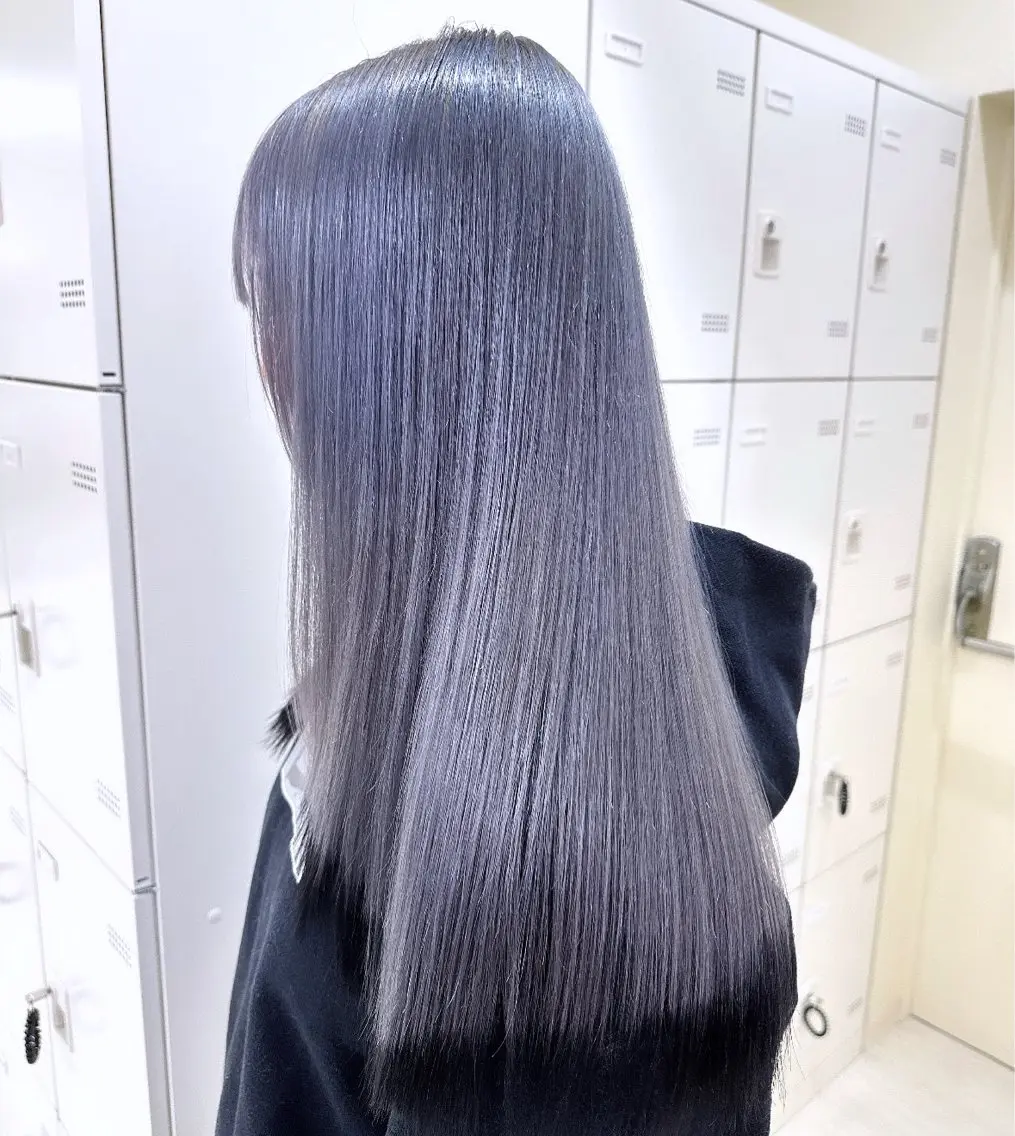 ロング カラー ヘアアレンジ 艶カラー/ハイトーン /レイヤーカットのヘアスタイル