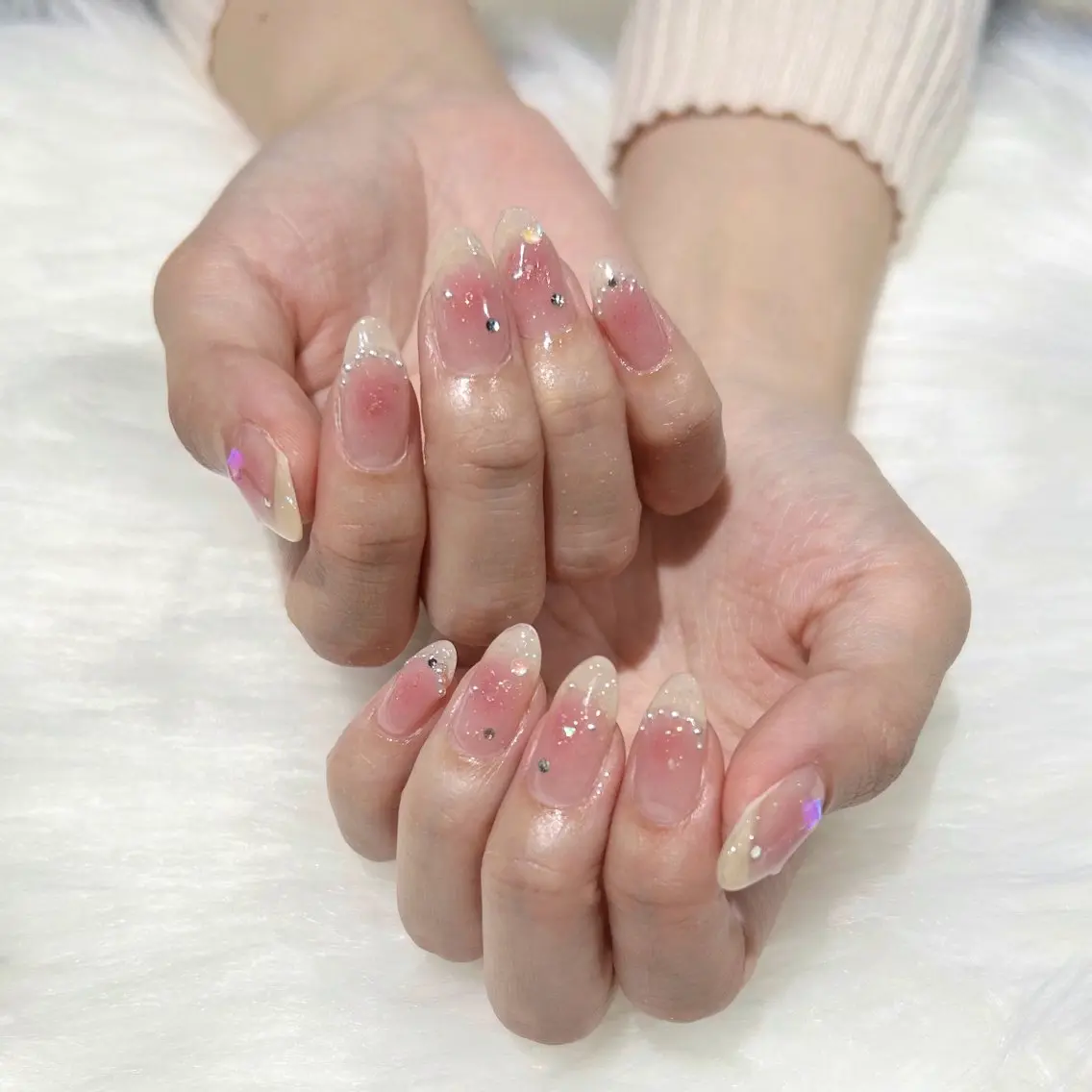 ネイル オーロラネイル チークネイル キラキラネイル ワンホンネイル ぷりゅねる 心斎橋のネイルデザイン