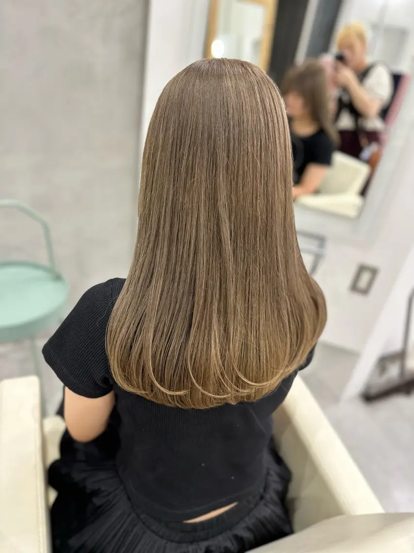セミロング カラー さあや 【透け感/艶感】のヘアスタイル