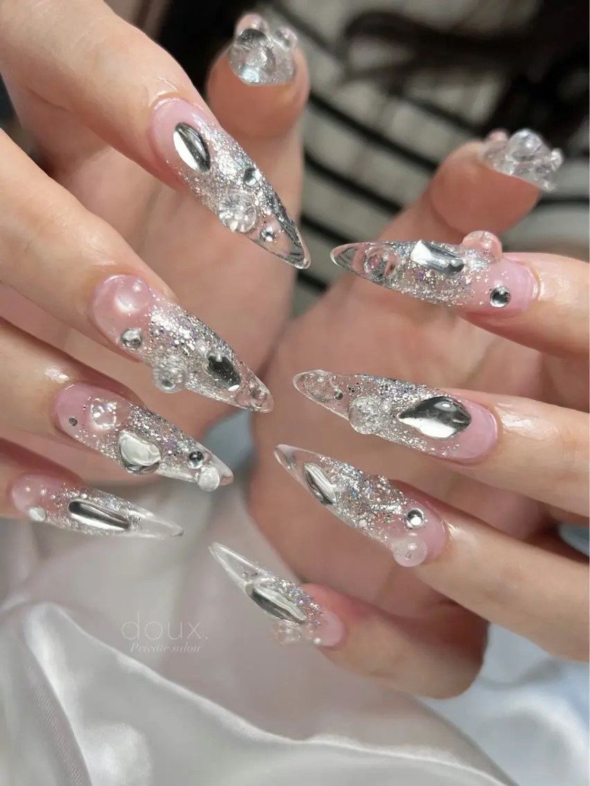 ネイル クリアネイル フラッシュネイル フレンチネイル ラメ(グリッター) マグネットネイル doux. nailのネイルデザイン