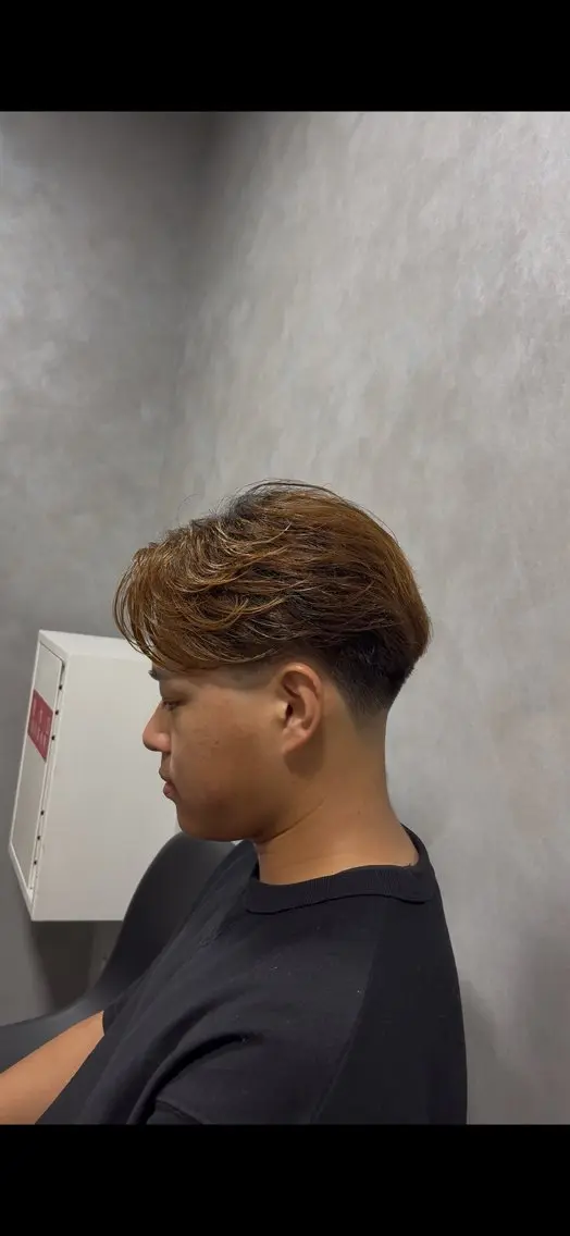 ミディアム カラー パーマ メンズ ミディアムパーマ フェザーパーマ メンズパーマ 心斎橋メンズパーマ 一樹のヘアスタイル