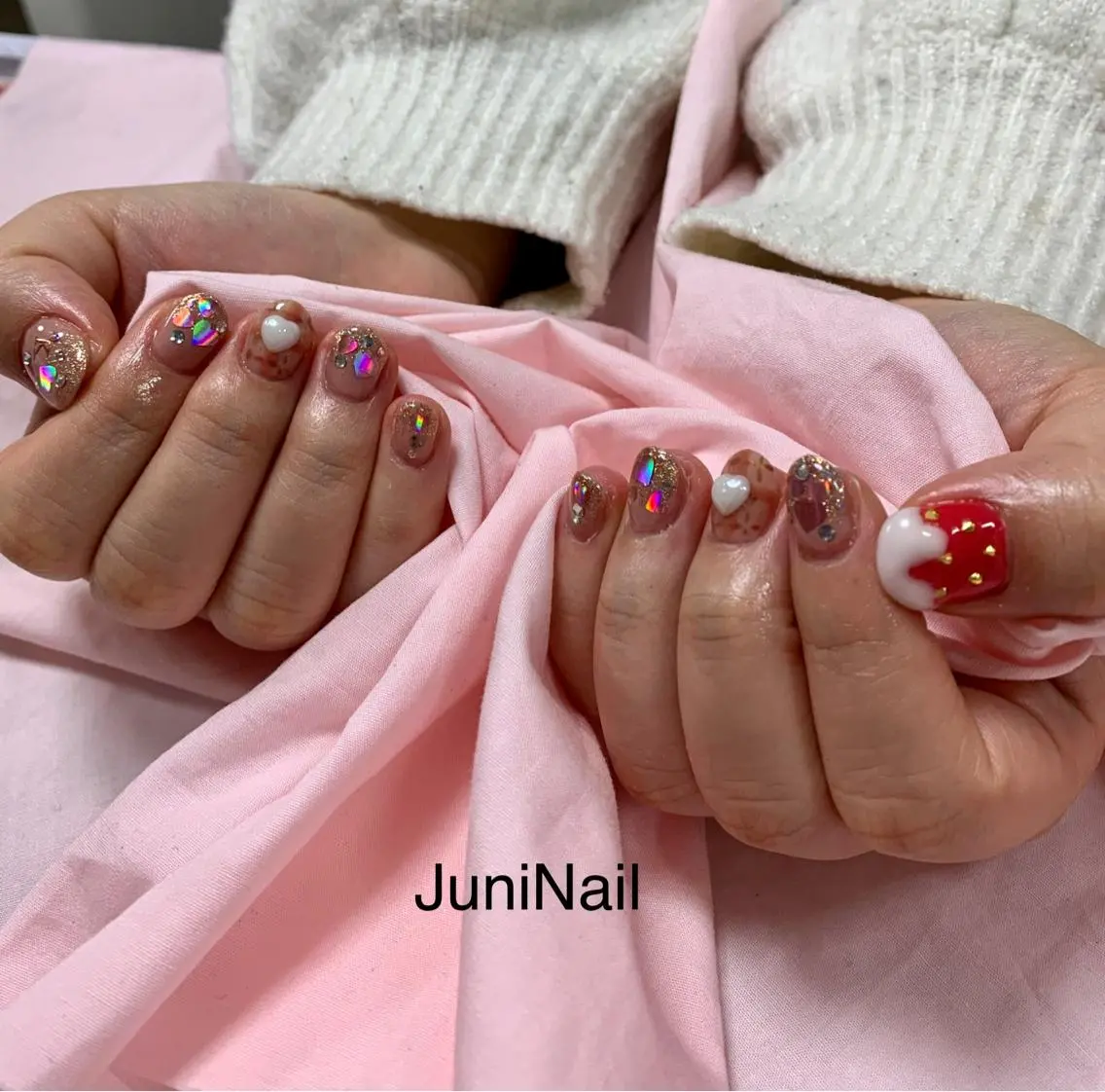 ネイル オーロラネイル クリアネイル 氷ネイル・うるうるネイル 韓国ネイル ニュアンスネイル ハンドネイル JuniNail 주니네일🇰🇷suのネイルデザイン