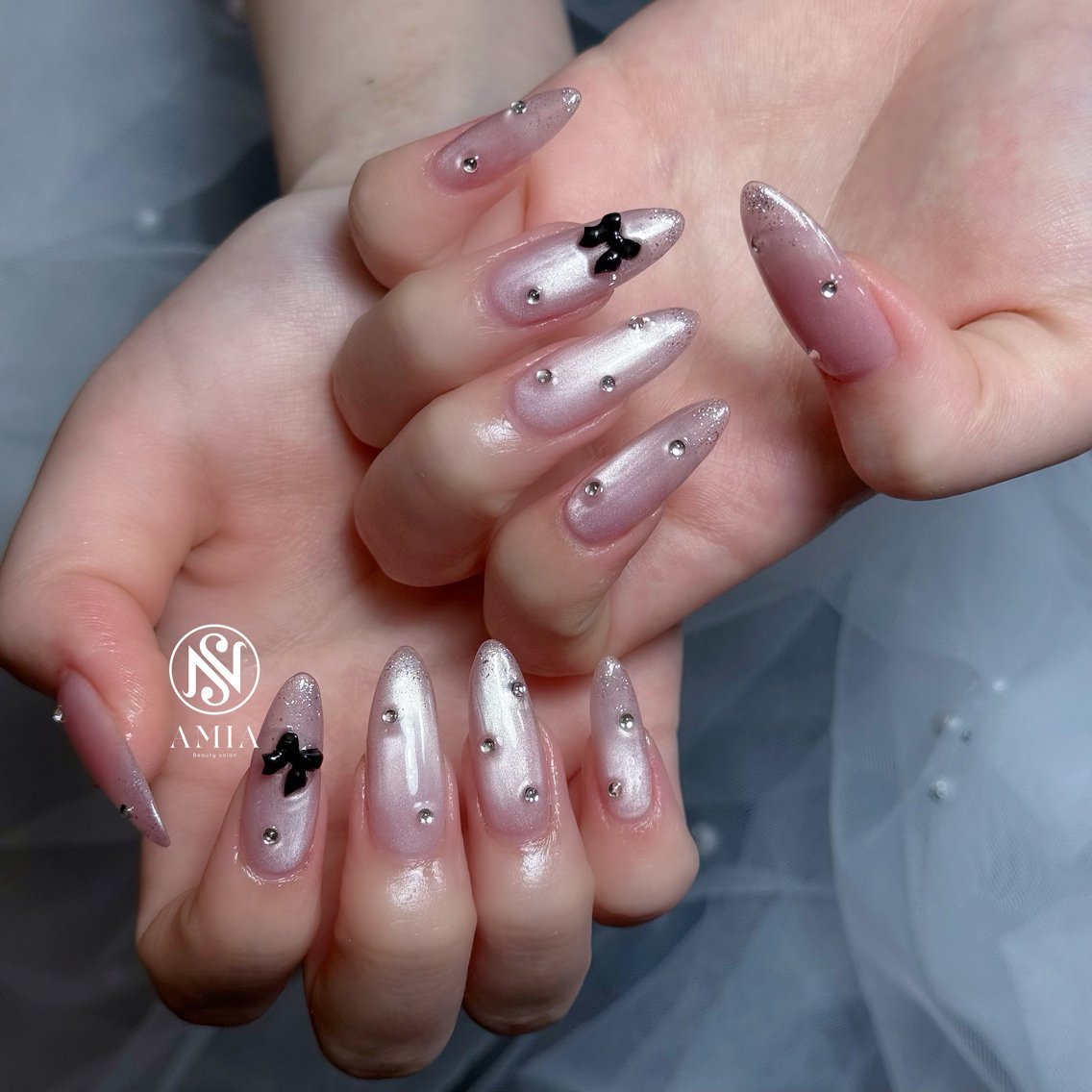 ロング ハンドネイル 🌟AMIA BEAUTY🌟のネイルデザイン