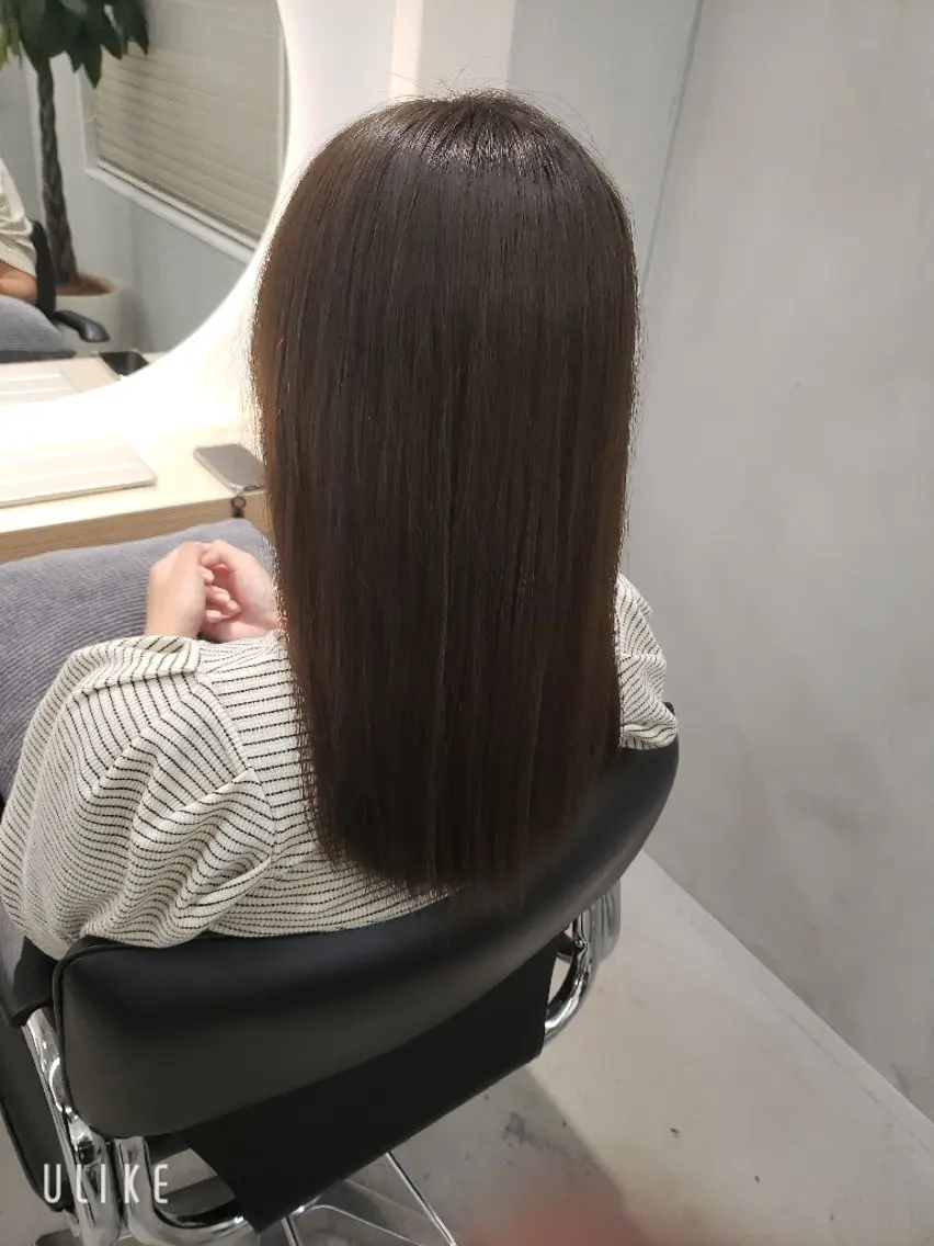 セミロング アッシュ カット ヘアカラー トリートメント 透明感カラー×髪質改 善✨️町田築✨️のヘアスタイル