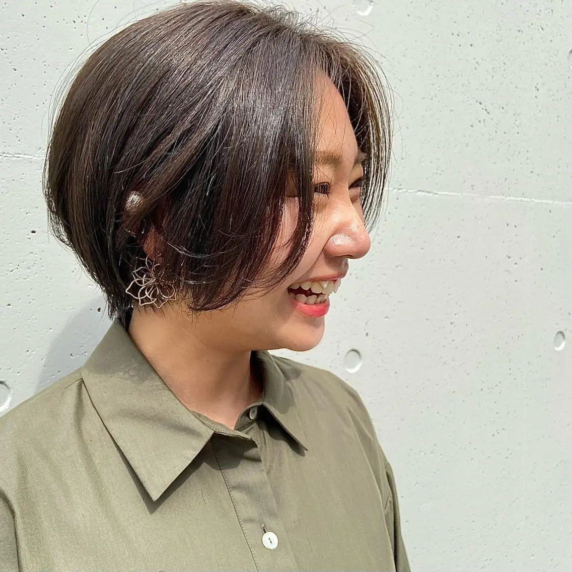 ショート カラー ブラウンカラー オリーブブラウン ショートヘア コテ巻き風パーマ★ はるさんのヘアスタイル