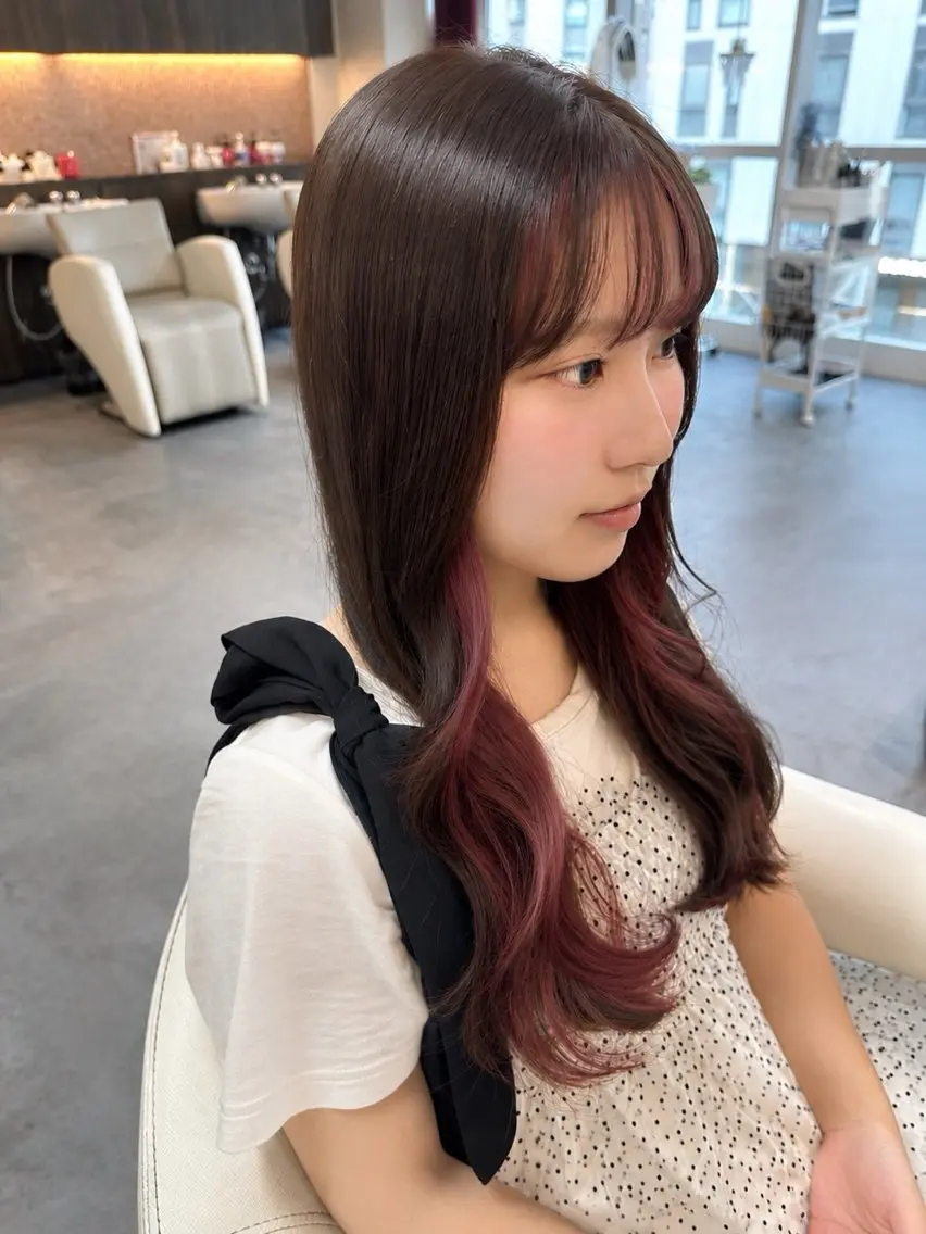 ロング ヘアカラー トリートメント アダチ ホノカのヘアスタイル