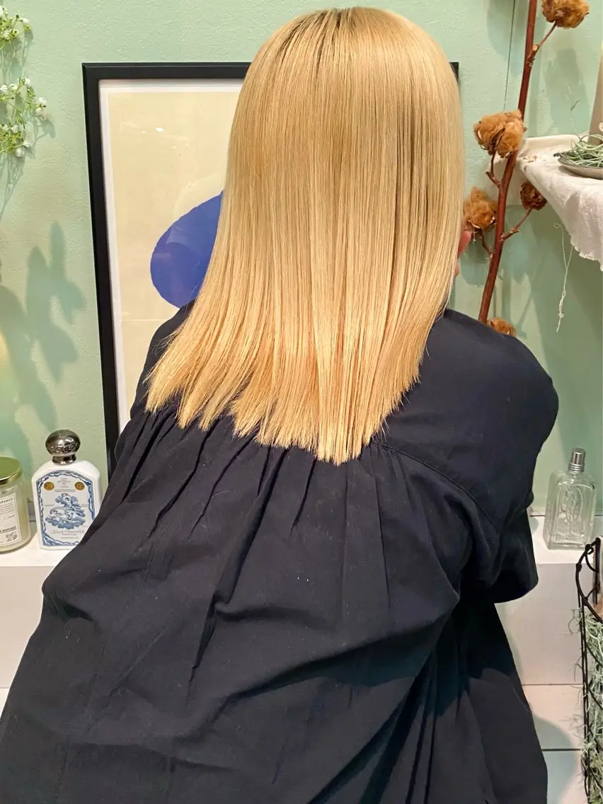 ミディアム カラー ブリーチ 抜きっぱなしブロンド カット ヘアカラー トリートメント 田室 和幸のヘアスタイル