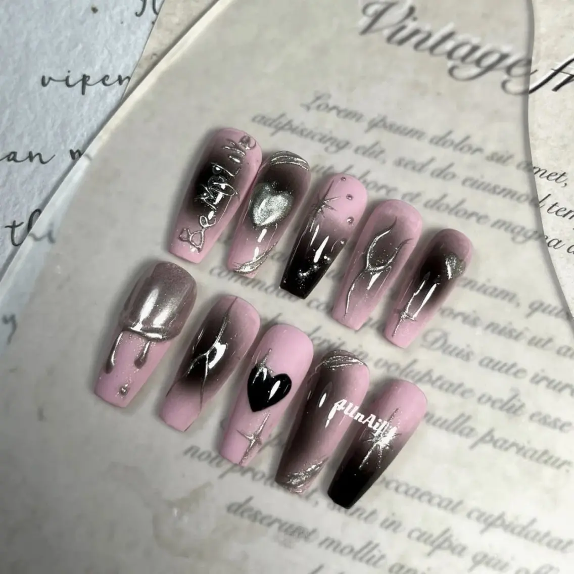 ネイル マグネットネイル ミラーネイル 冬ネイル Lee Nailsのネイルデザイン
