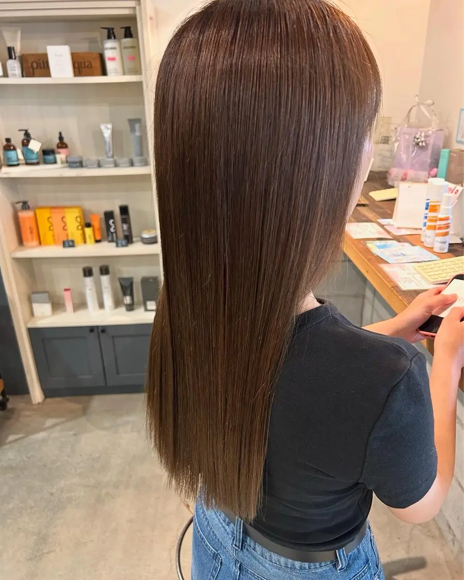 セミロング カット ヘアカラー lolonois 宮城茉歩呂のヘアスタイル