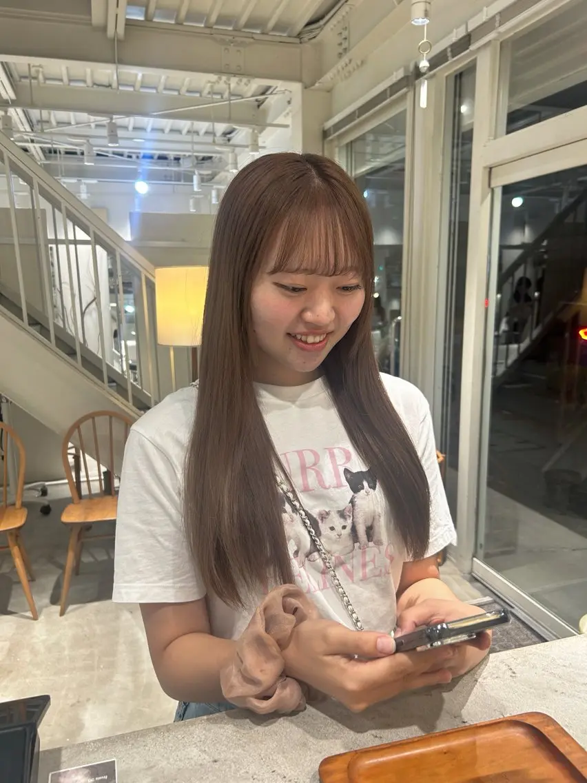 ロング カラー ベージュカラー ミルキーベージュ ヘアカラー 篠原 若奈のヘアスタイル