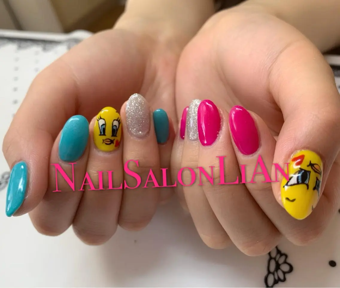 ネイル アートネイル 持ち込み シンプルネイル ストーンネイル NailSalon LiAnのネイルデザイン