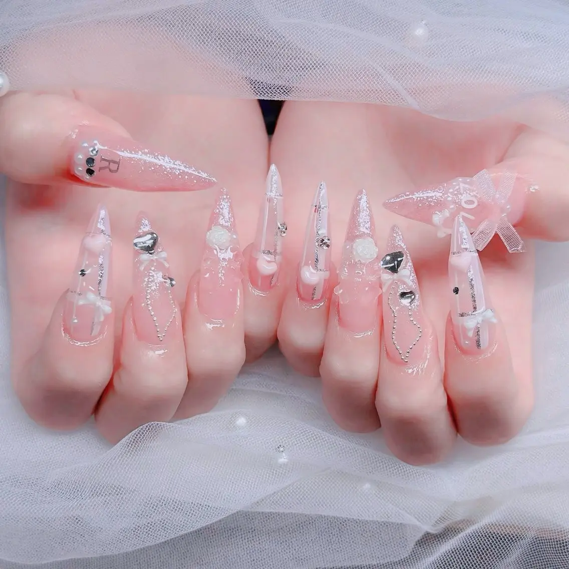 ネイル チークネイル フレンチネイル キラキラネイル 韓国ネイル マグネットネイル ハンドネイル yuuna hbabynailのネイルデザイン