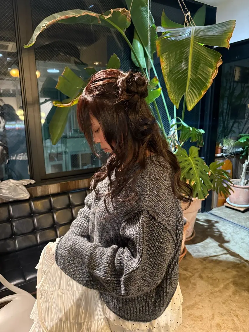 ロング カラー ヘアアレンジ 志柿 虹花のヘアスタイル