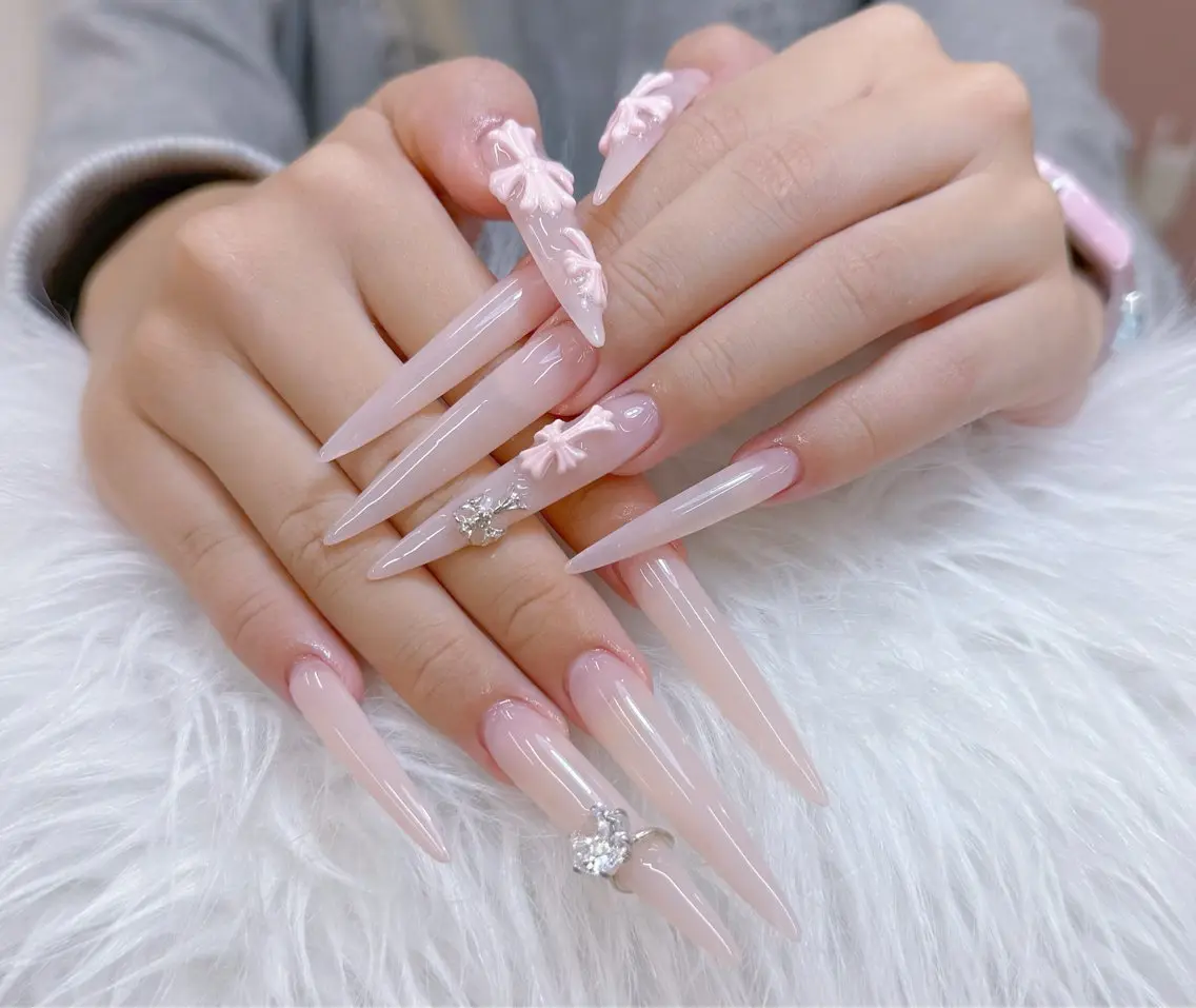 ネイル ハンドネイル ハンドケア Anh Nail 歌舞伎町のネイルデザイン