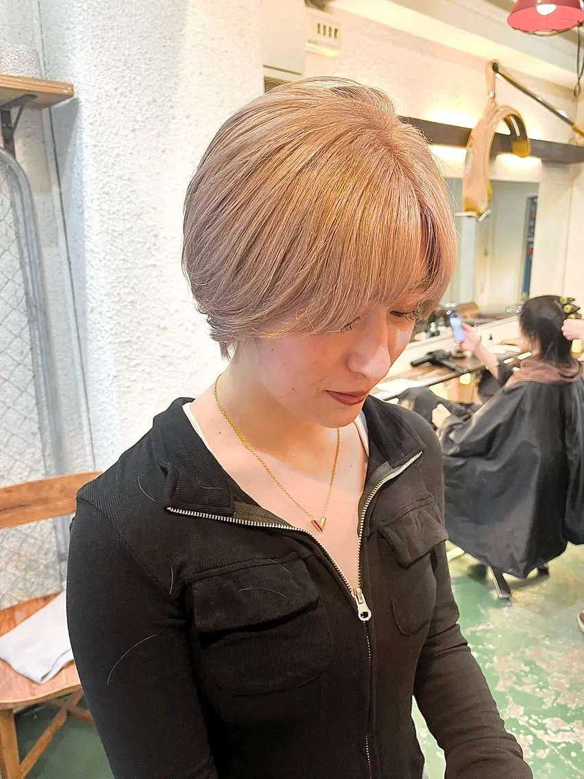 ショート カラー ハイトーンを育てる ブリーチカラー/牧原のヘアスタイル