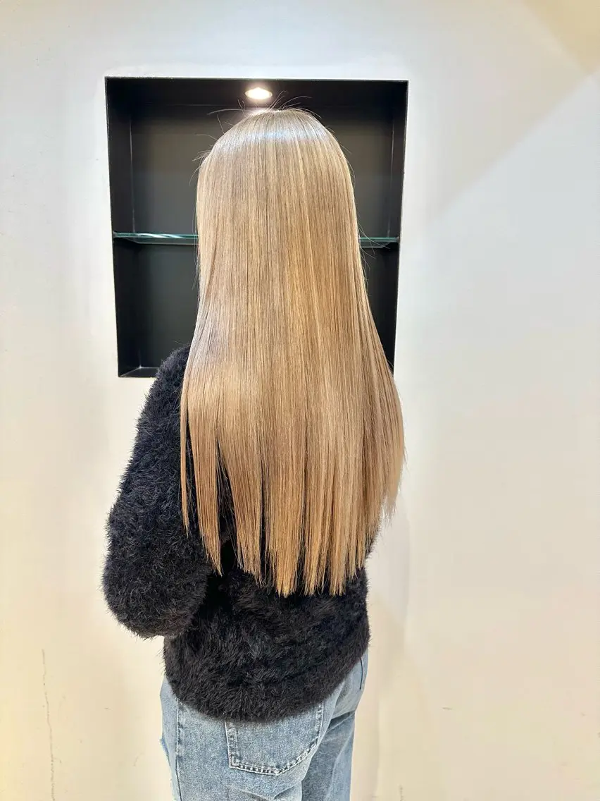 ロング カラー ベージュカラー ダブルカラー ハイトーンカラー ハイトーンベージュ 十場【髪質改善】 【ダブルカラー】のヘアスタイル