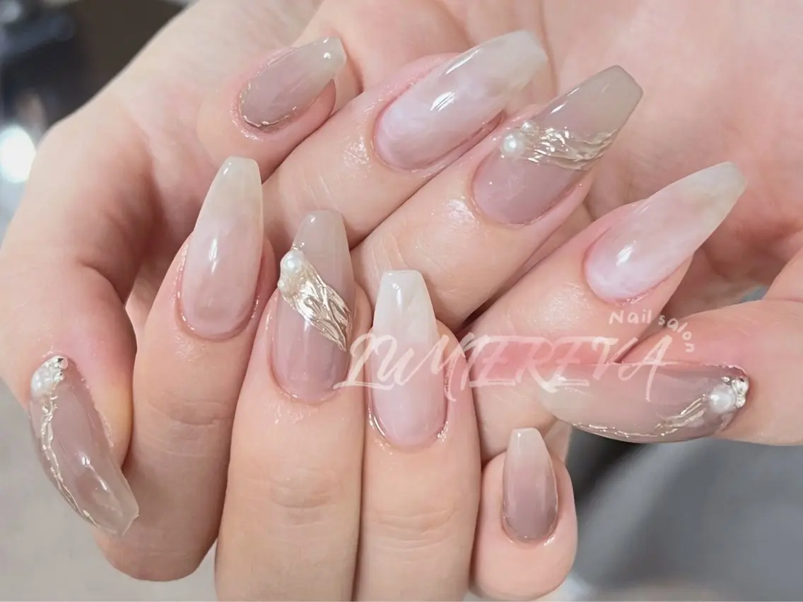 ネイル オーロラネイル 長さ出し ジェルネイル 氷ネイル・うるうるネイル 韓国ネイル Lumiereva nail salonのネイルデザイン
