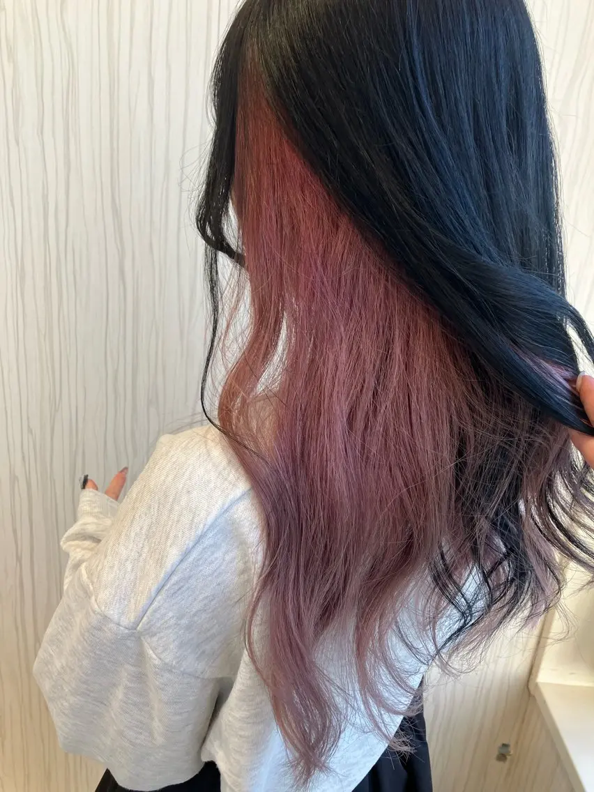 カラー ブリーチ ケアブリーチ 透明感カラー インナーカラー ネイビーカラー 🦋‪髪質改善🦋‪ 永倉のヘアスタイル