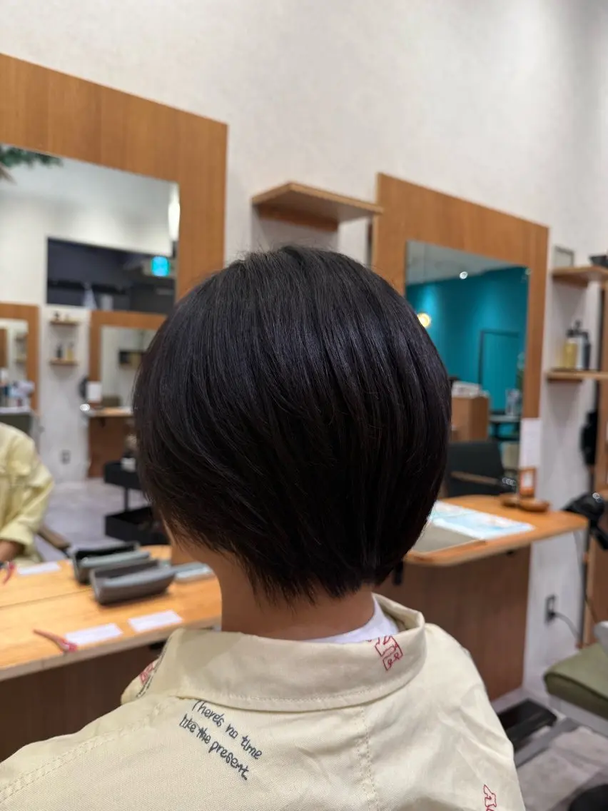 ショート 艶カラー 🎀良川琴奈のヘアスタイル
