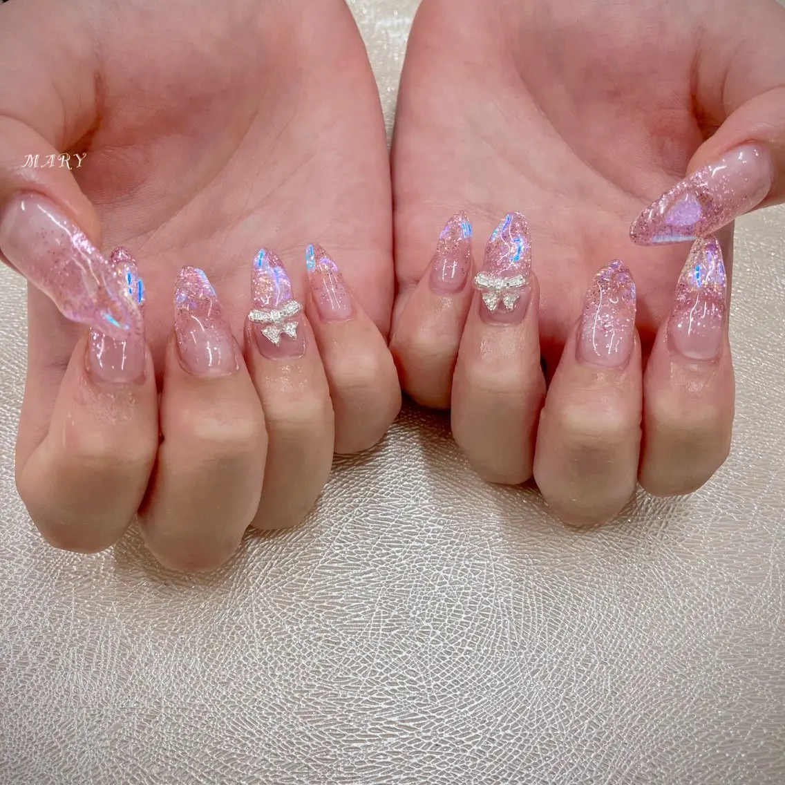 ネイル オーロラネイル グラデーション キラキラネイル ラメ(グリッター) ラメグラデーション ハンドネイル Mary nail .narumiのネイルデザイン
