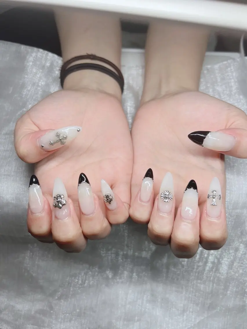 ネイル 長さ出し グラデーション キラキラネイル マグネットネイル ニュアンスネイル ハンドネイル Lee Nails チップ長さだし専門店のネイルデザイン