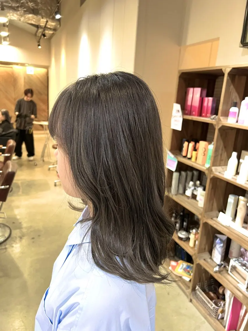 ミディアム カラー ブリーチ グレージュ beleefric 🩵チセのヘアスタイル