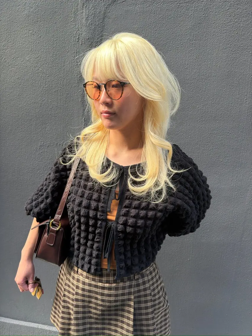 セミロング カラー ベージュカラー ブリーチ 抜きっぱなしブロンド ブロンド カット ヘアカラー トリートメント 艶髪/透明感カラー tawadaのヘアスタイル
