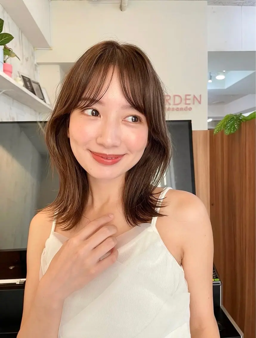 ミディアム カラー 顔まわりレイヤー レイヤーカット カット ヘアカラー トリートメント 内野 龍海 / レイヤーカットのヘアスタイル
