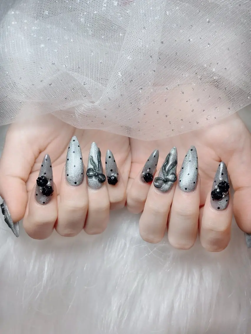 ネイル アートネイル ジェルネイル 韓国ネイル ニュアンスネイル ワンカラーネイル ハンドネイル Queen Nail Salonのネイルデザイン