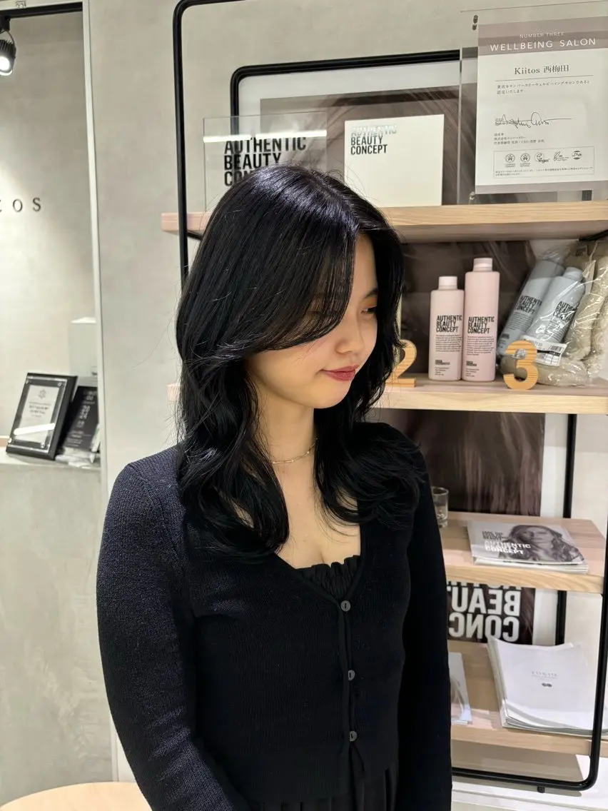 ミディアム カラー 黒髪 ブルーカラー ブルーブラック ヘアカラー 小川 藍 / 🥣⟡ カットモデル募集中のヘアスタイル