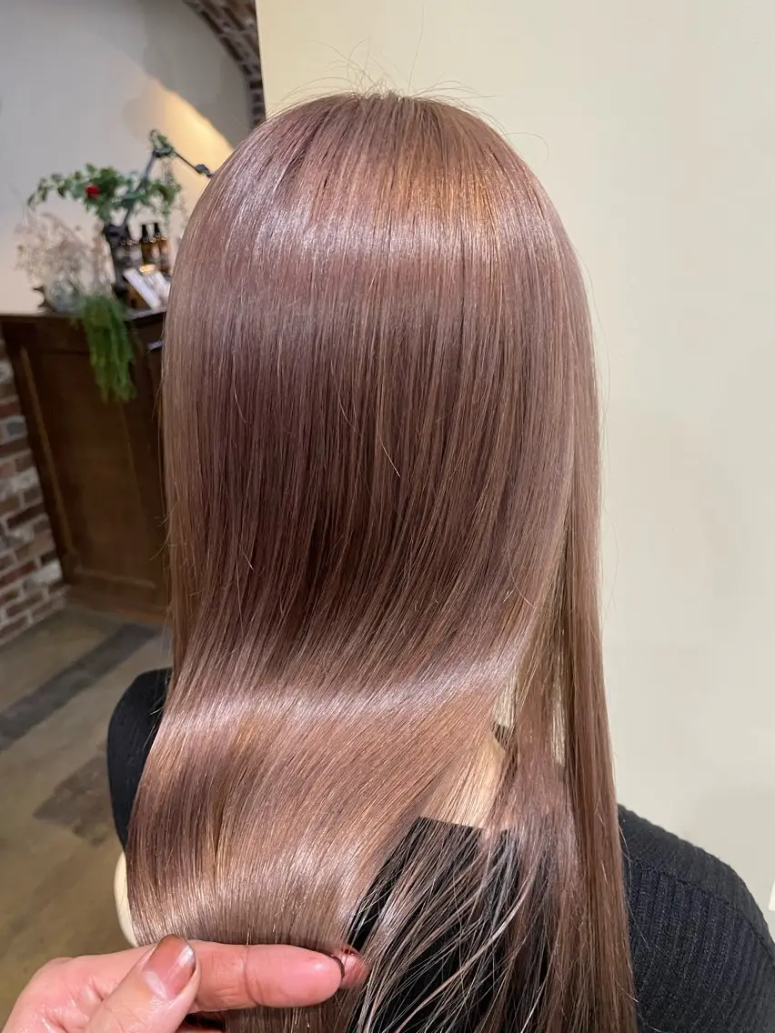 ミディアム ヘアカラー 髪質改善 ハイトーン 艶髪 川﨑 翼のヘアスタイル