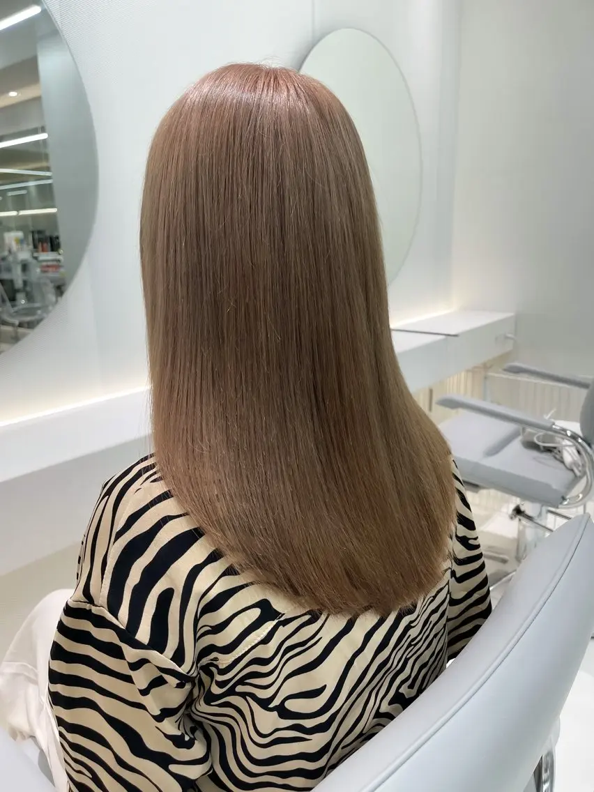 セミロング カラー ベージュカラー ミルクティーベージュ ヘアカラー トリートメント トリートメント /カラー/NAOKIのヘアスタイル