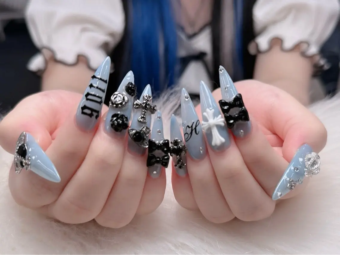 ネイル アートネイル ボルドー フレンチネイル ジェルネイル 氷ネイル・うるうるネイル ハンドネイル Julie NailSalonのネイルデザイン