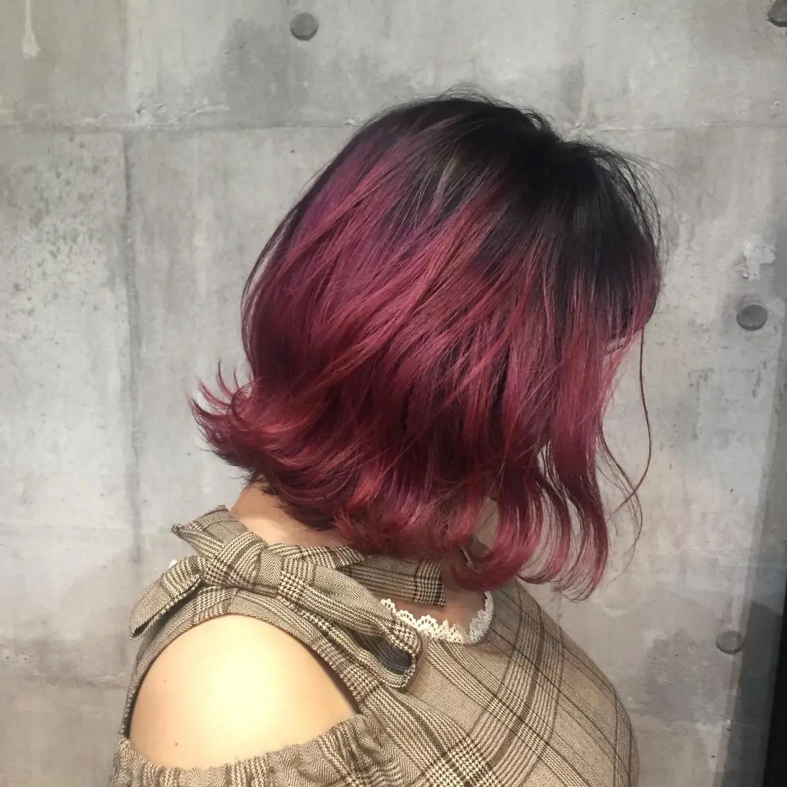 ミディアム カラー ブリーチ/ウルフ特化 渋谷カルチャー交差点のヘアスタイル