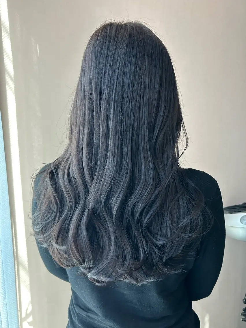ロング カラー アッシュ アッシュグレー アッシュグレージュ グレージュ hubhair レイヤー/透明感のヘアスタイル