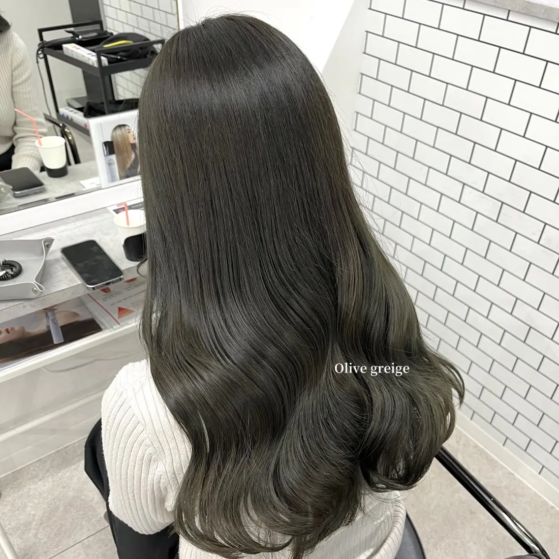 ロング カラー 柔らかオリーブ🌿 HIMARI🌻のヘアスタイル