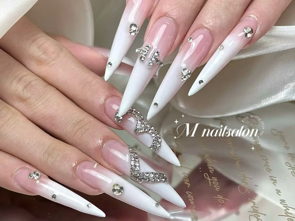 ネイル ハンドネイル 🎀M nail salon🎀のネイルデザイン