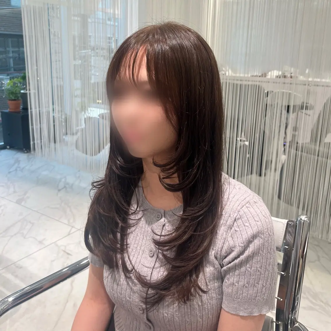 セミロング カラー ブリーチ ブラウンカラー 透明感カラー ブリーチなしカラー オリーブブラウン 橋本 七海のヘアスタイル