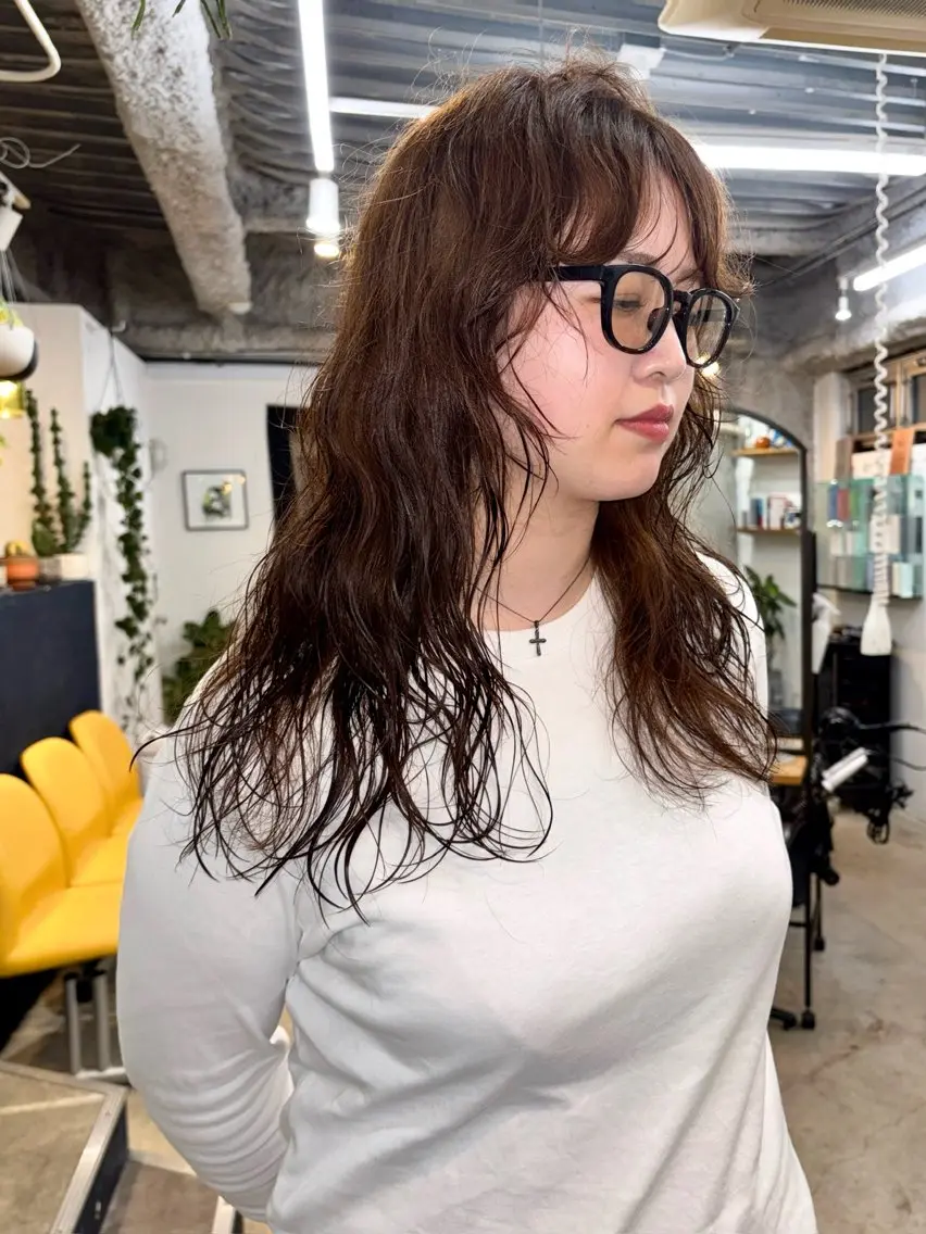 ロング カラー アッシュ ブリーチ ボルドーカラー ブラウンカラー 透明感カラー カット ヘアカラー トリートメント 暖色系特化さくら /福岡天神/レイヤーのヘアスタイル