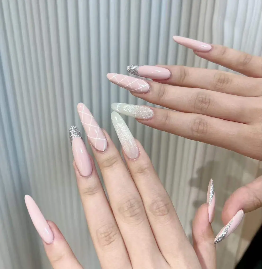 ネイル オーロラネイル フラワーネイル フットネイル フレンチネイル ジェルネイル ハンドネイル BabyYouMi nailのネイルデザイン