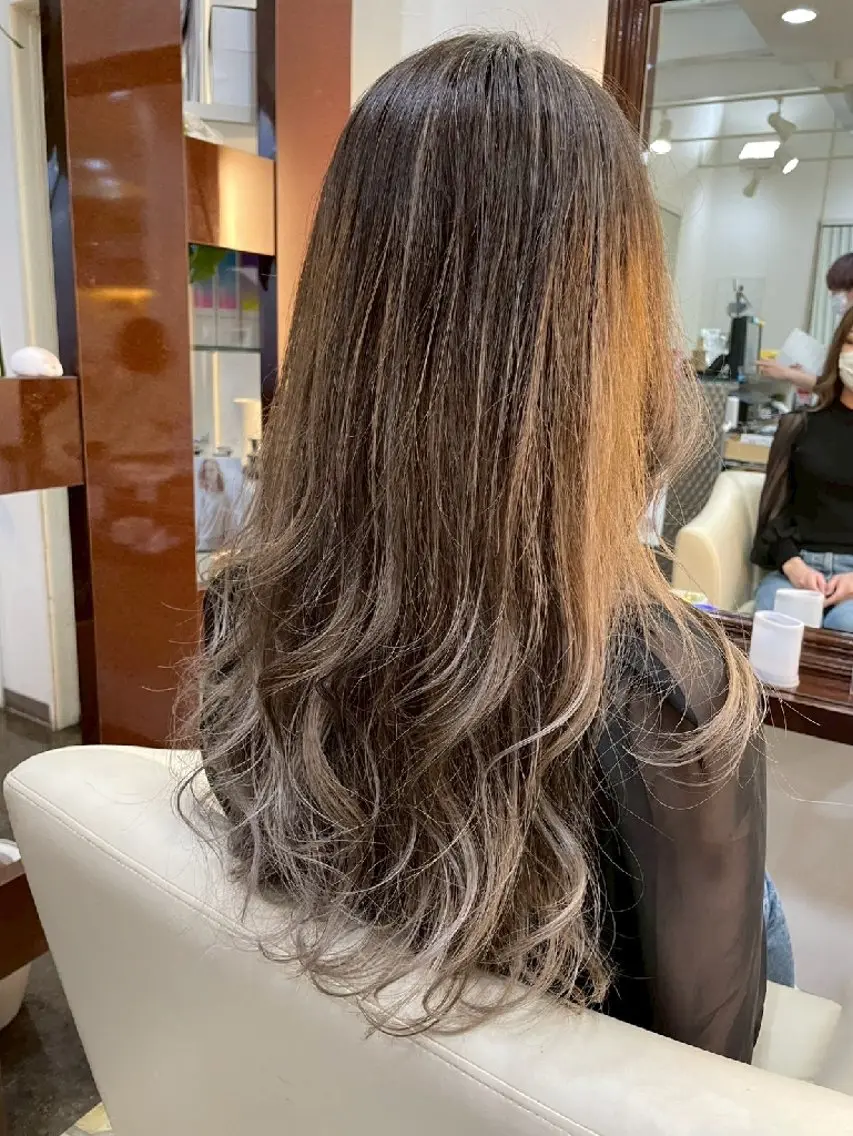 ロング カラー 古橋 瑞希のヘアスタイル