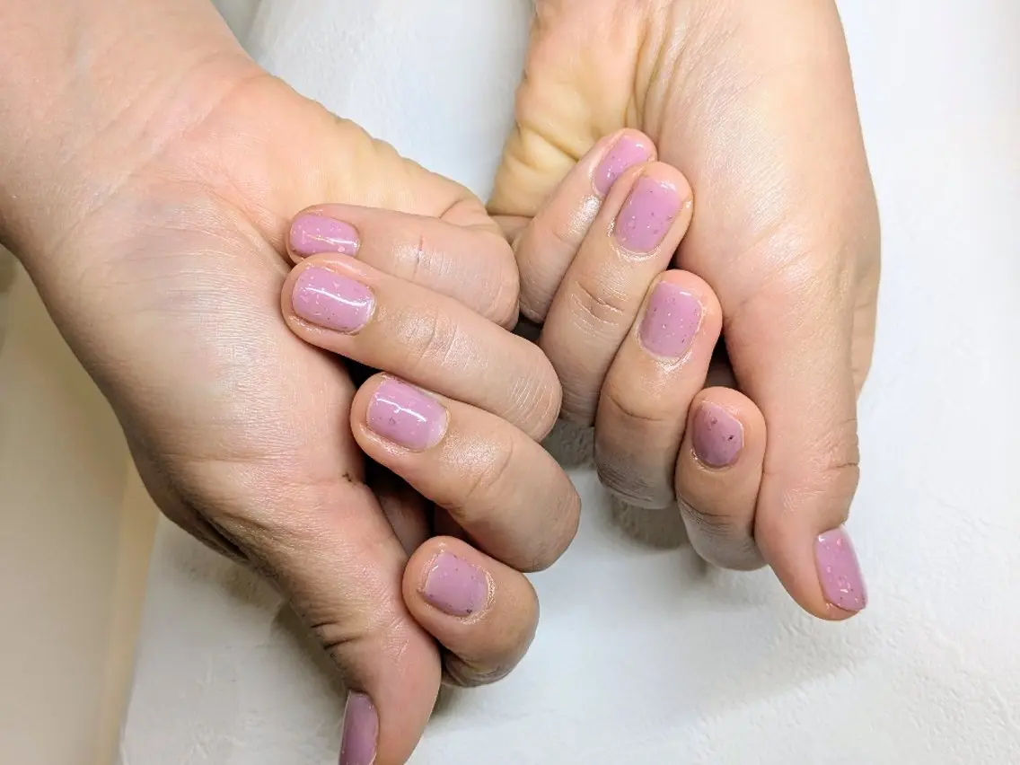 ネイル ホログラムネイル ピンク ショートネイル La VieNail 【ラヴィネイル】

のネイルデザイン