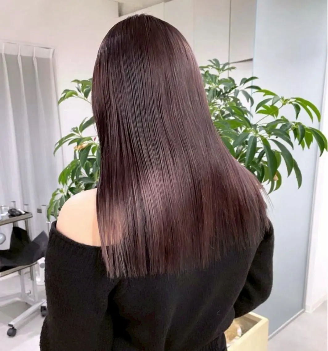 ロング カラー Nana/透けカラー ×似合わせカットのヘアスタイル