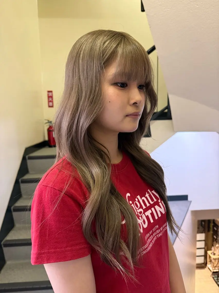 カラー ヘアカラー 寺崎 由衣のヘアスタイル